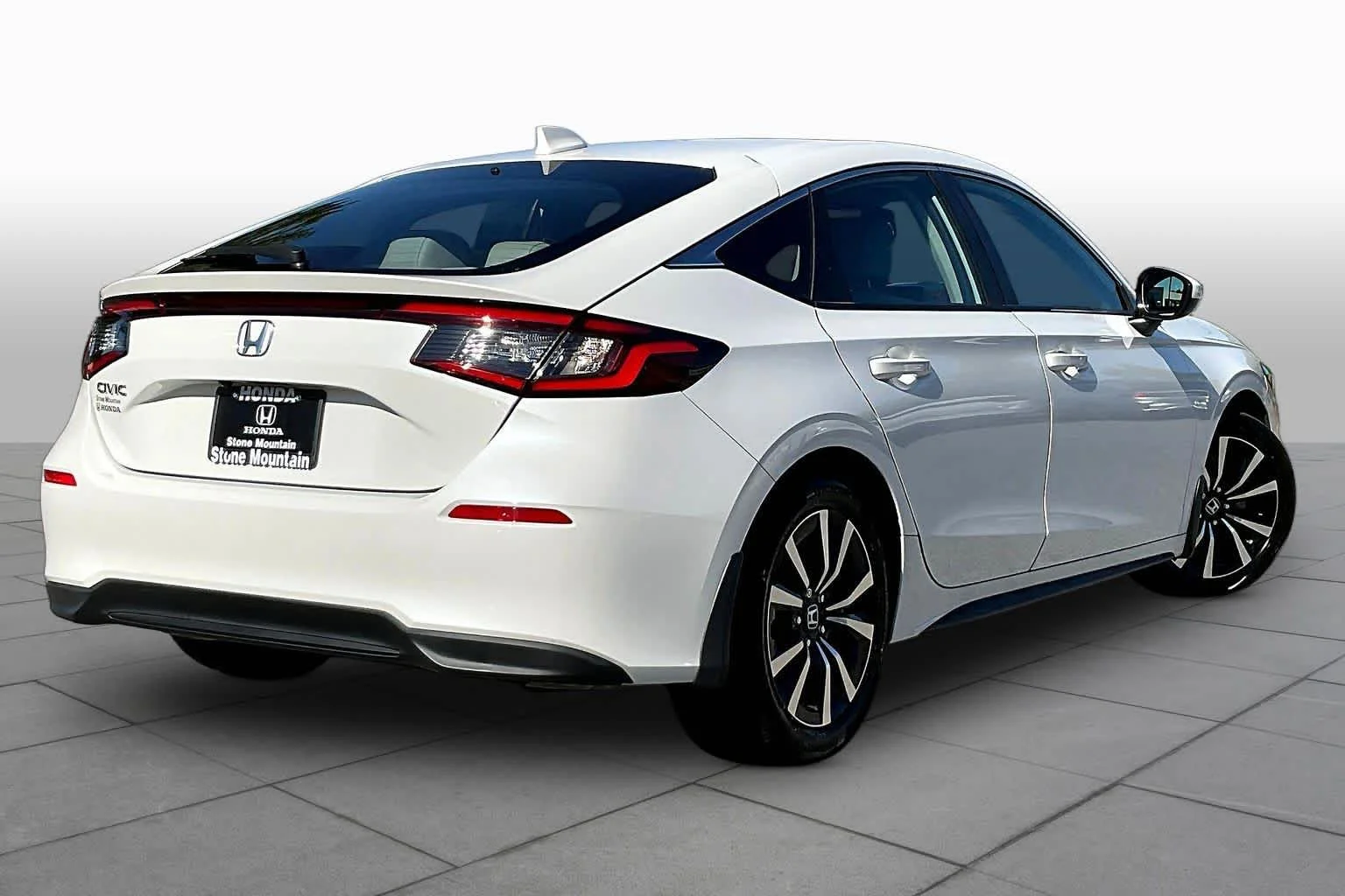 Used 2023 Platinum White Pearl Honda EX-L image 13