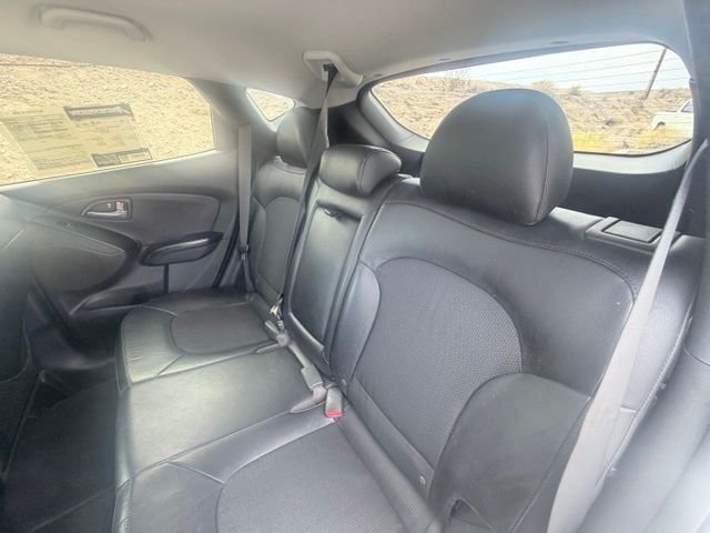 Used 2015 Gray Hyundai SE image 23