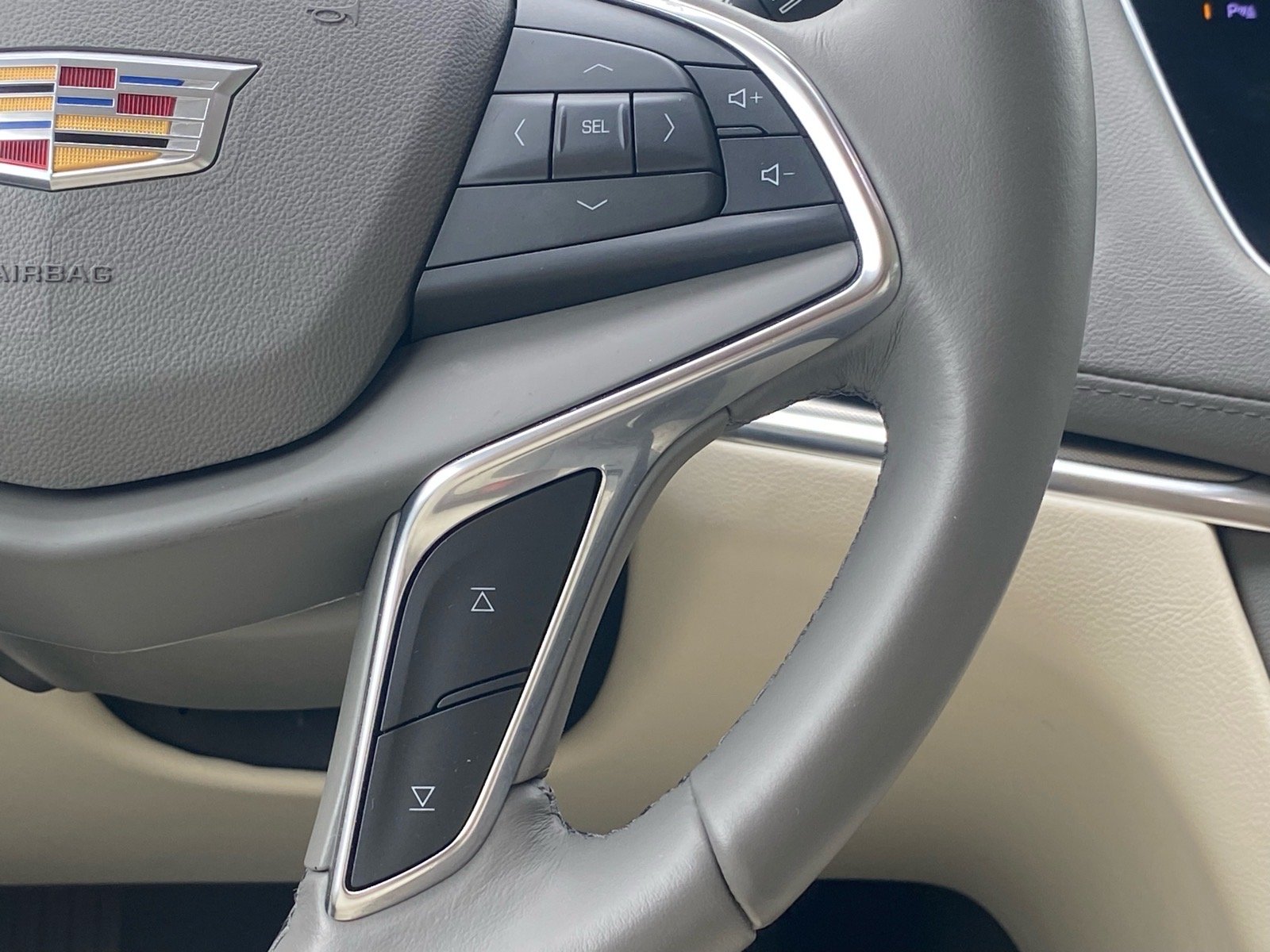 Used 2019 Gray Cadillac Luxury image 7
