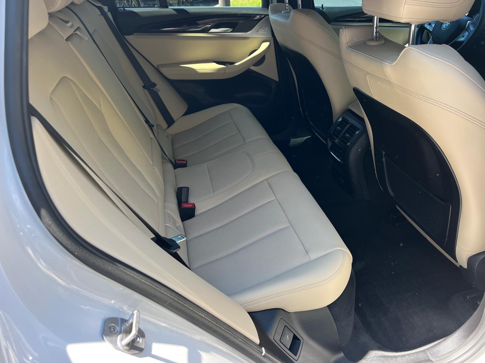 Used 2025 Mineral White Metallic BMW xDrive30i image 15