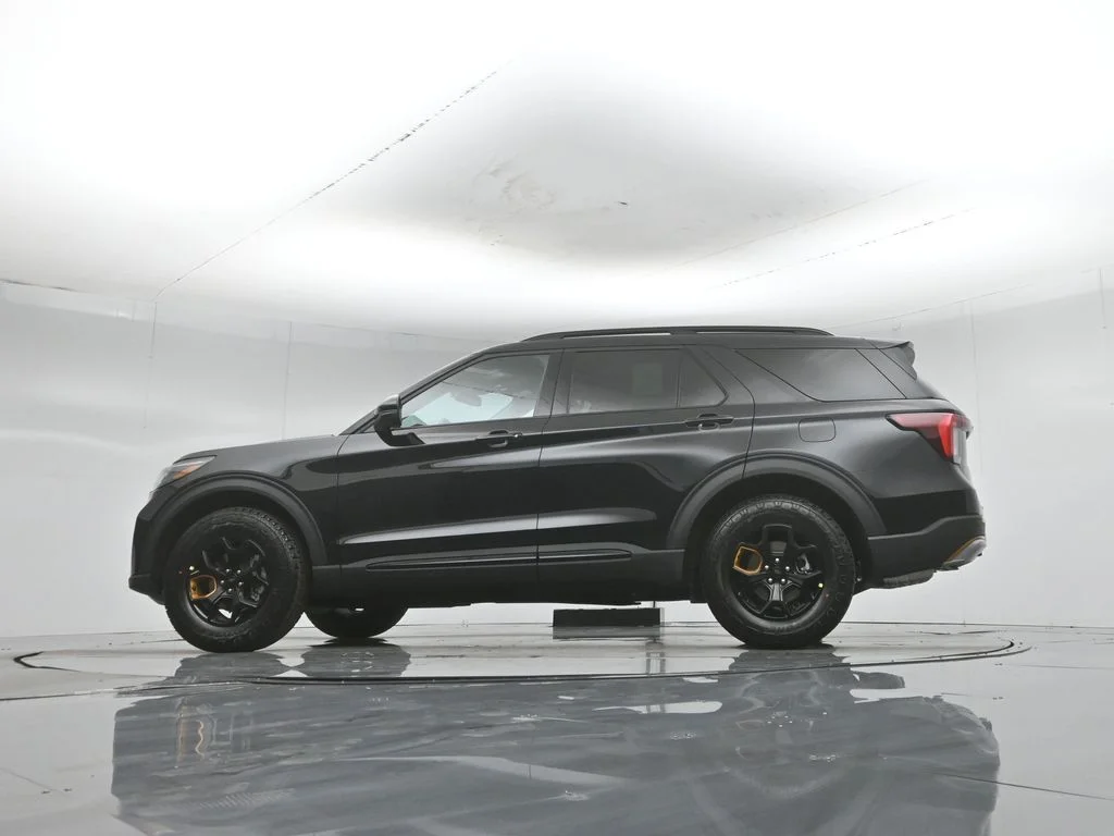 New 2026 Agate Black Metallic Ford Tremor image 53