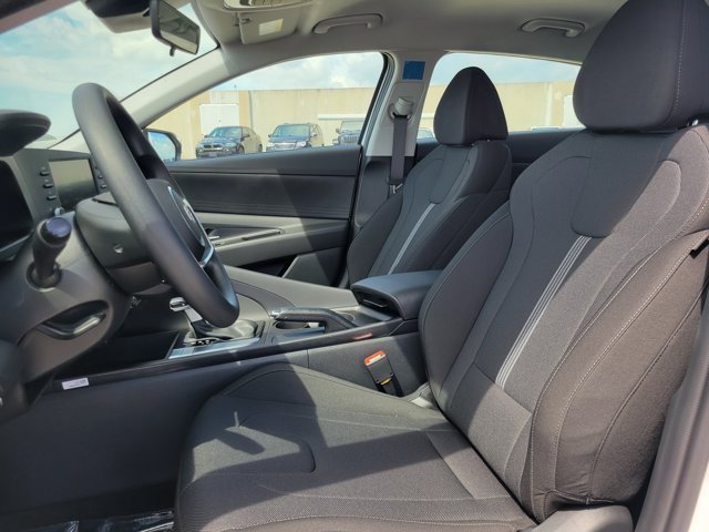 2026 Hyundai Elantra SE - Photo 10