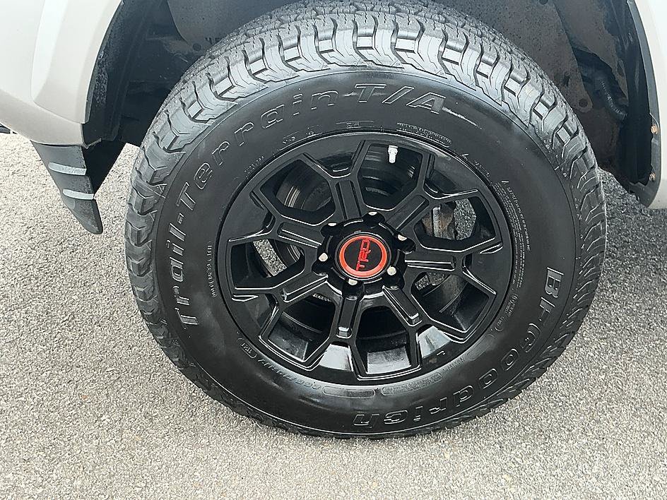 Used 2020 Silver Sky Metallic Toyota SR5 image 7