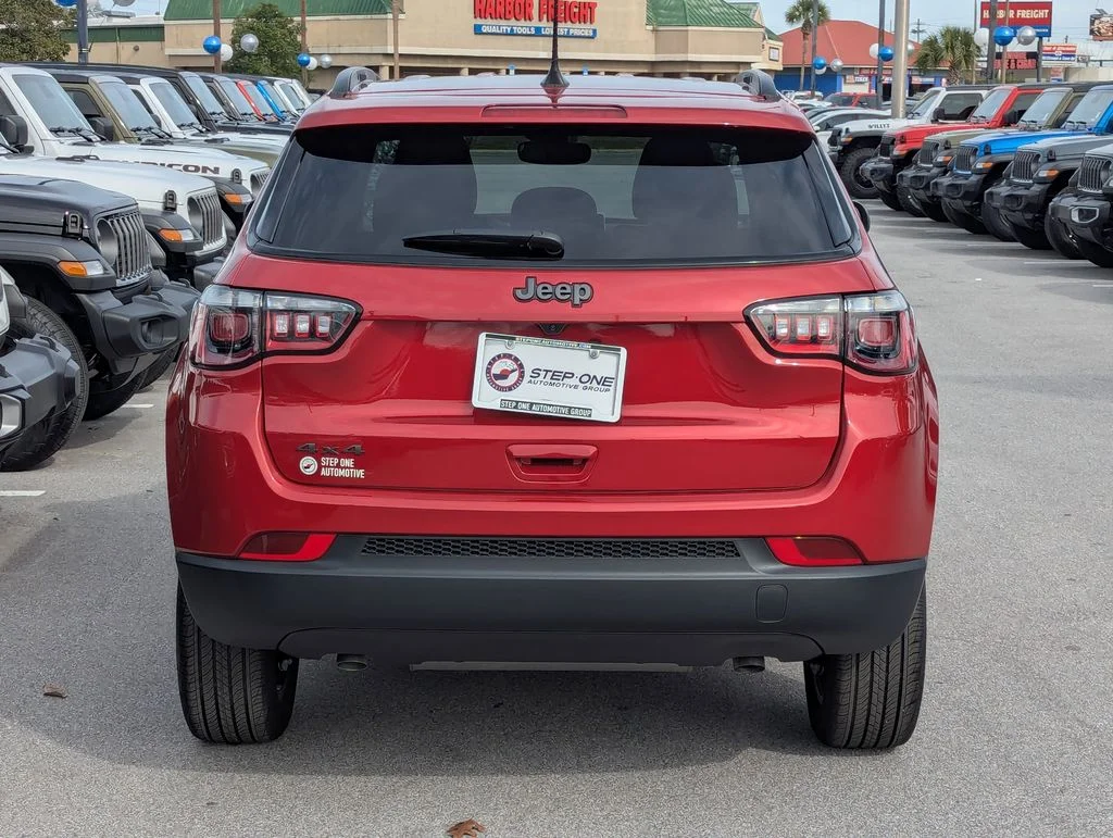 New 2026 Red Hot Pearlcoat Jeep Latitude image 6