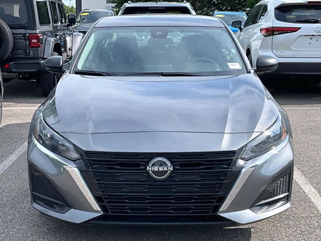 Used 2024 Gray Nissan 2.5 SV image 2