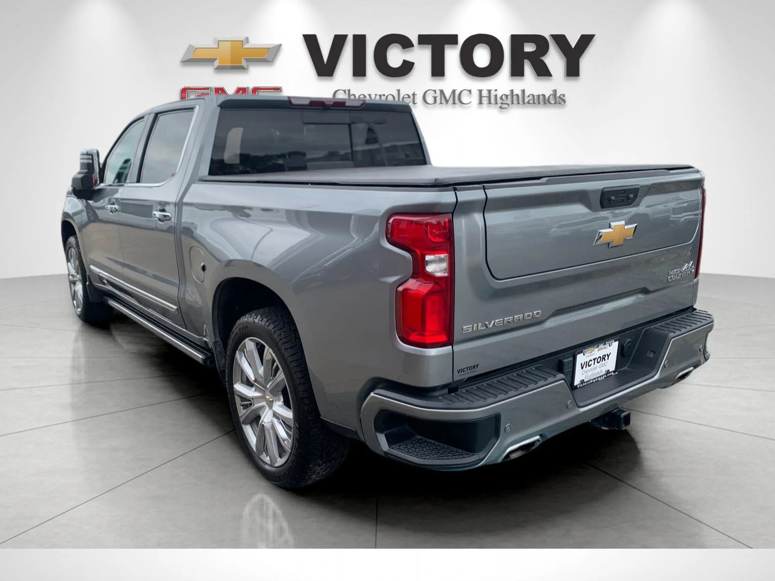 Used 2024 Sterling Gray Metallic Chevrolet High Country image 5