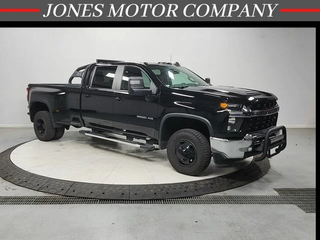 Used 2022 Black Chevrolet LT image 1