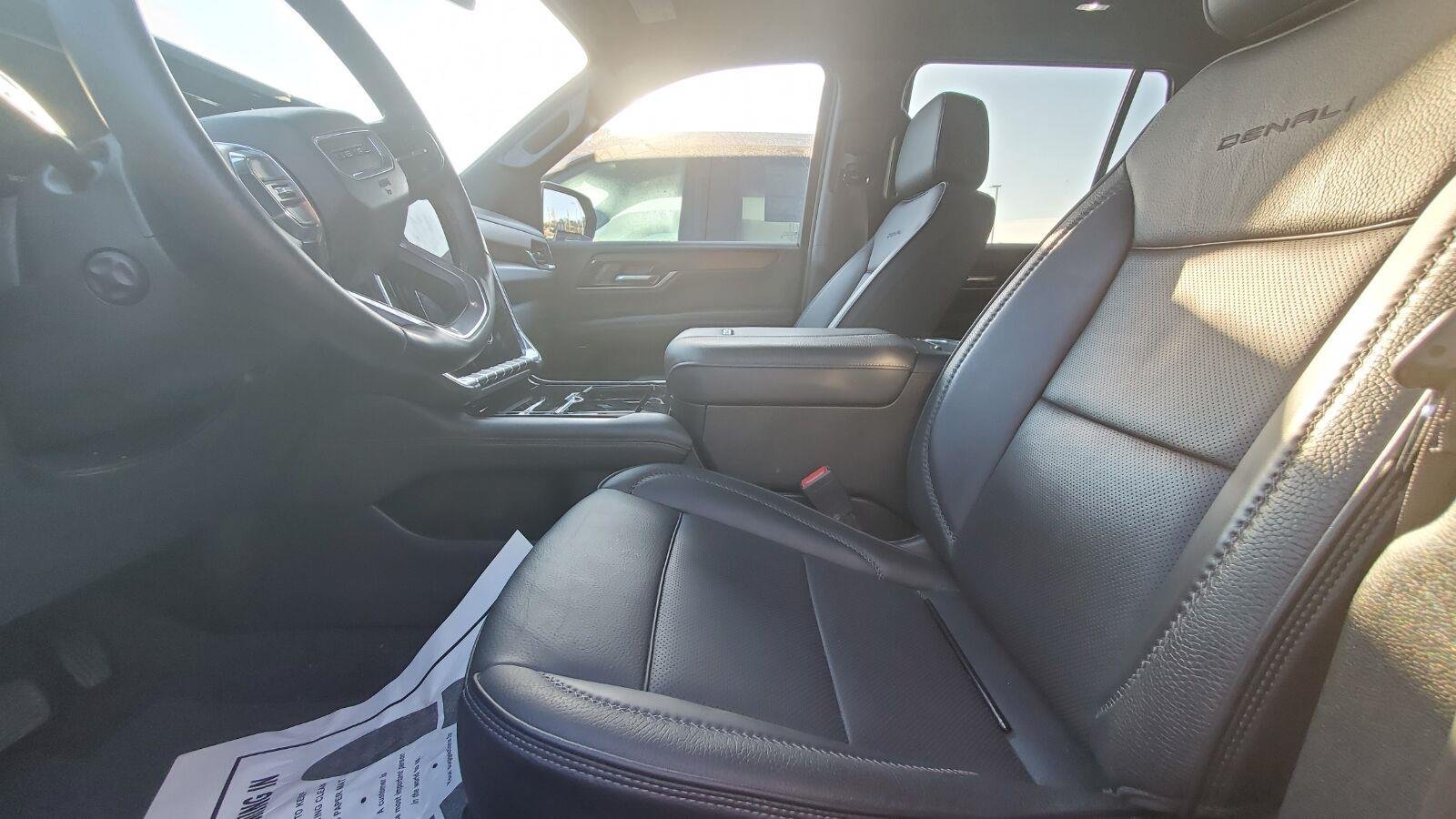 Used 2025 White Frost Tricoat GMC Denali image 3