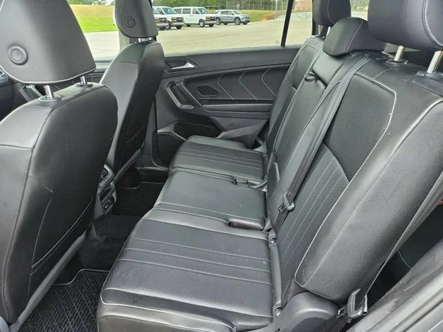 Used 2022 Black Volkswagen SE image 25
