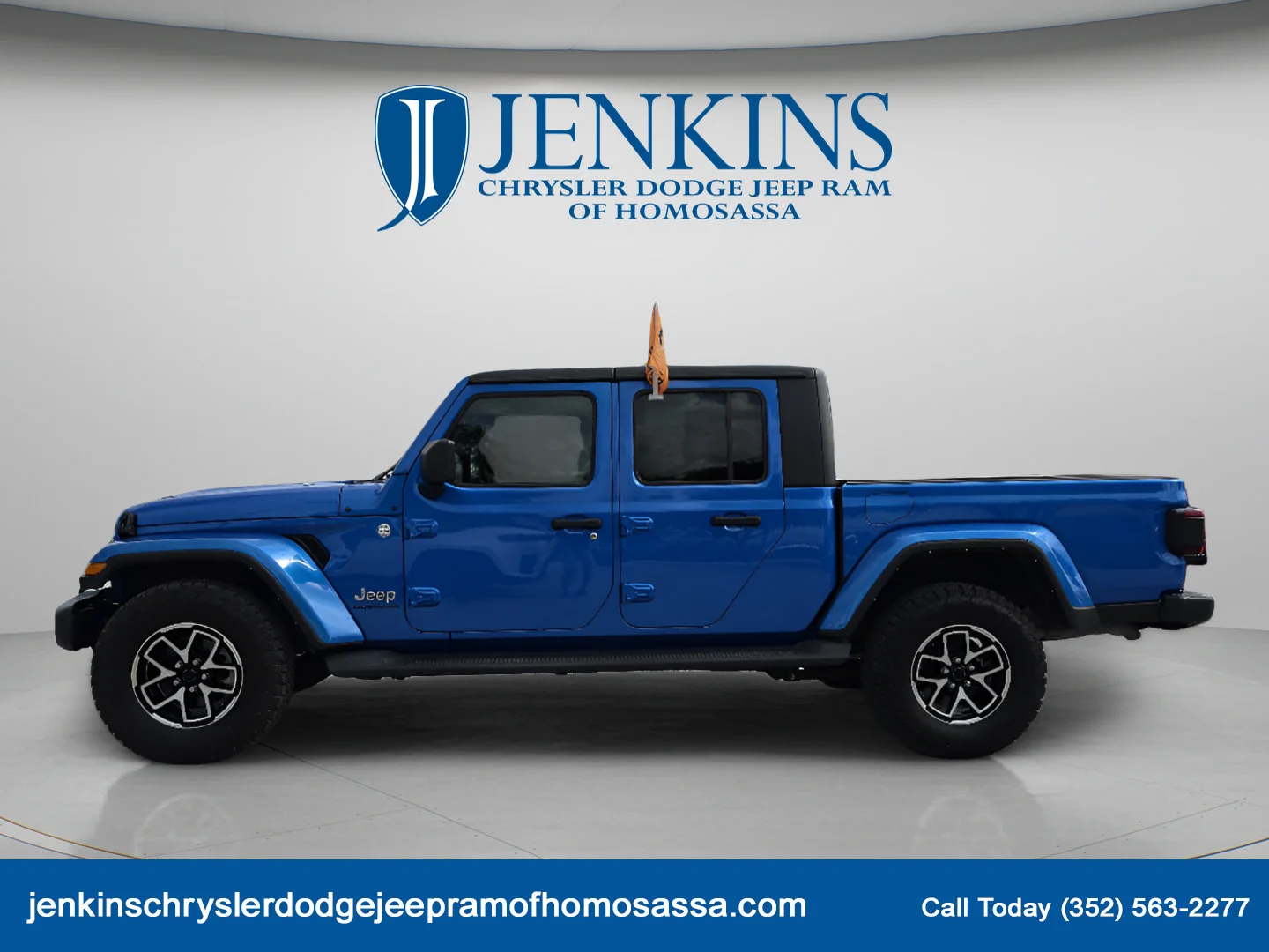 Used 2021 Hydro Blue Pearlcoat Jeep Overland image 6