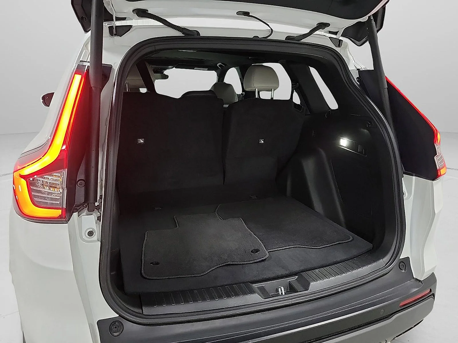 Used 2025 White Honda Sport Touring image 7
