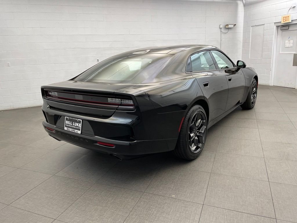New 2026 Diamond Black Crystal Pearlcoat Dodge R/T image 4