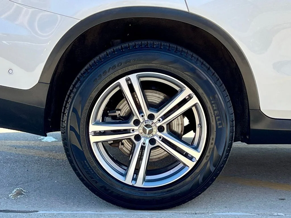 Certified Used 2022  Mercedes-Benz GLC 300 image 11
