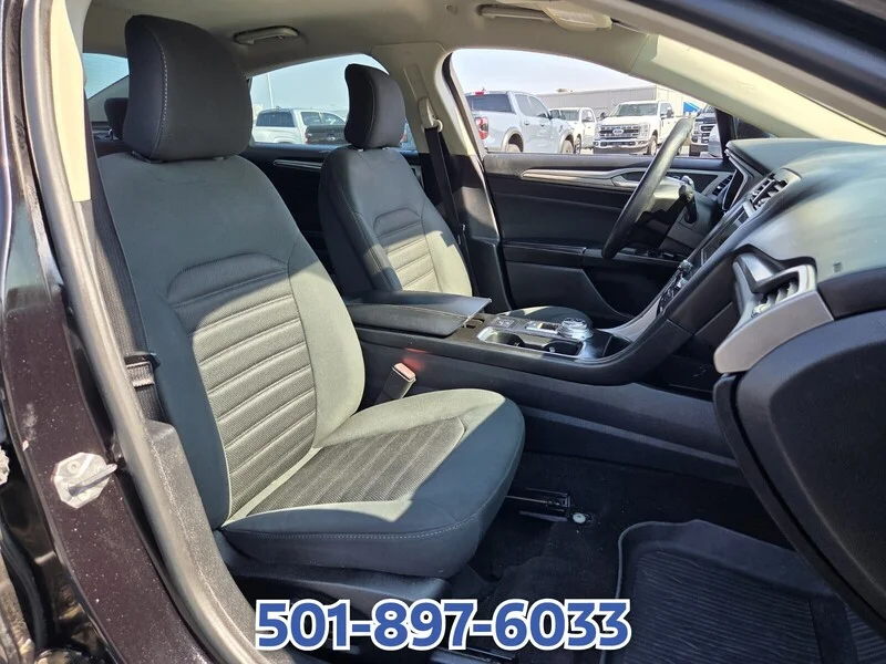 Used 2019 Black FORD SE FWD image 15