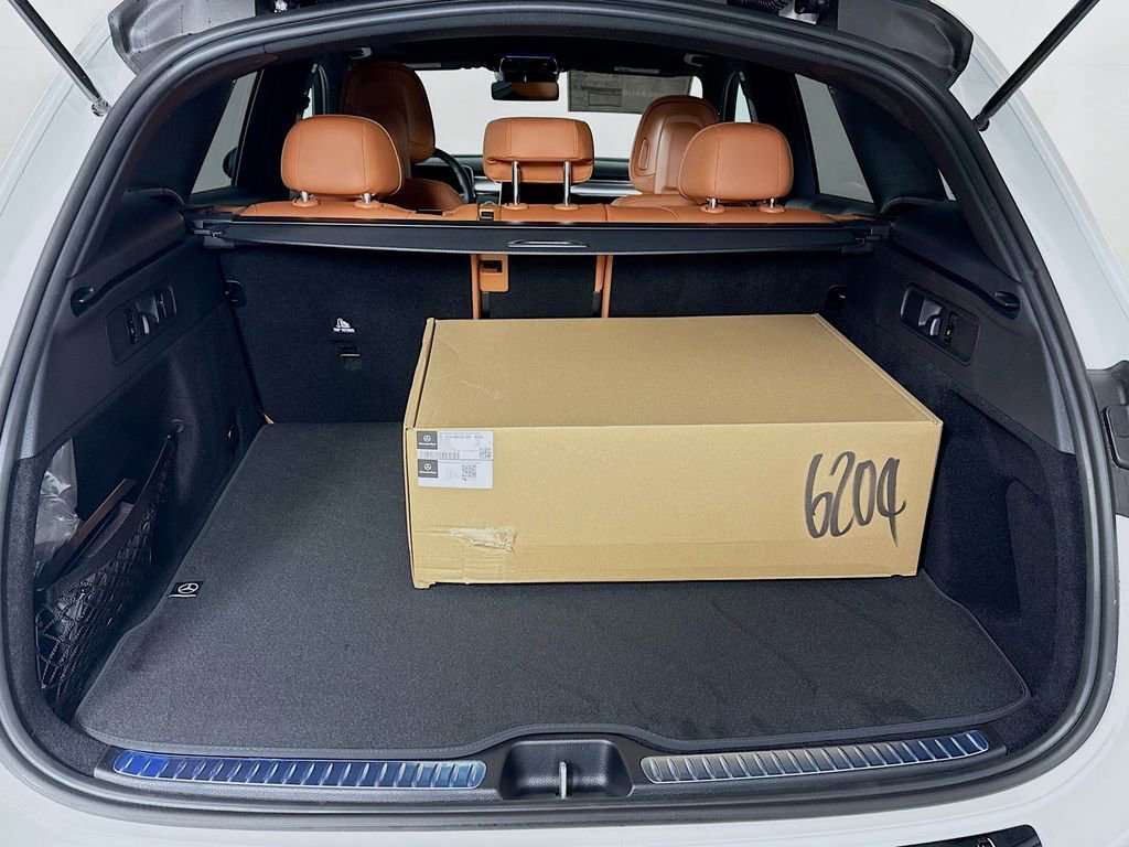 New 2026 Polar White Mercedes-Benz GLC 300 image 41