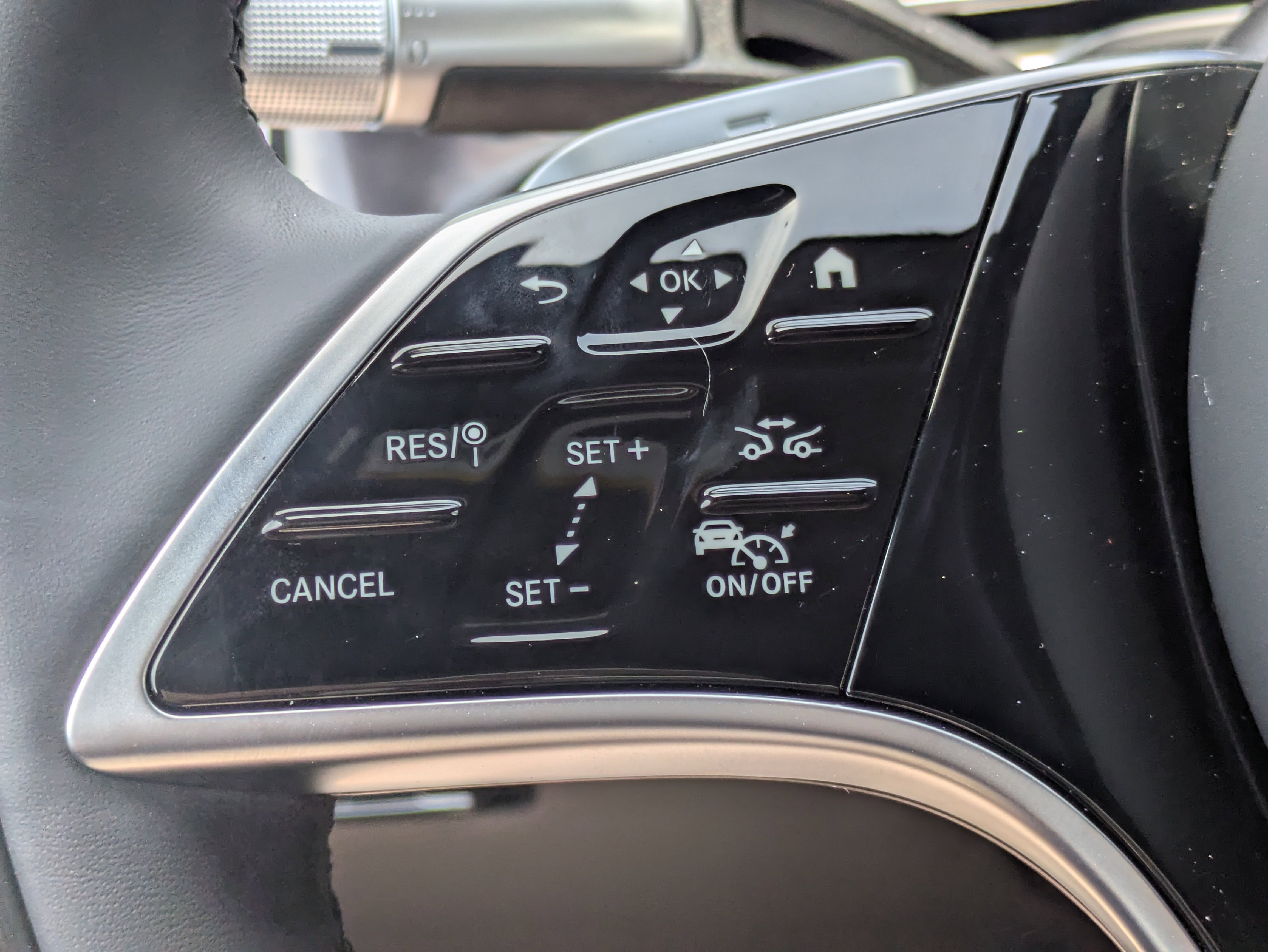 New 2026 MANUFAKTUR Moonlight White Metallic Mercedes-Benz S 580 image 22