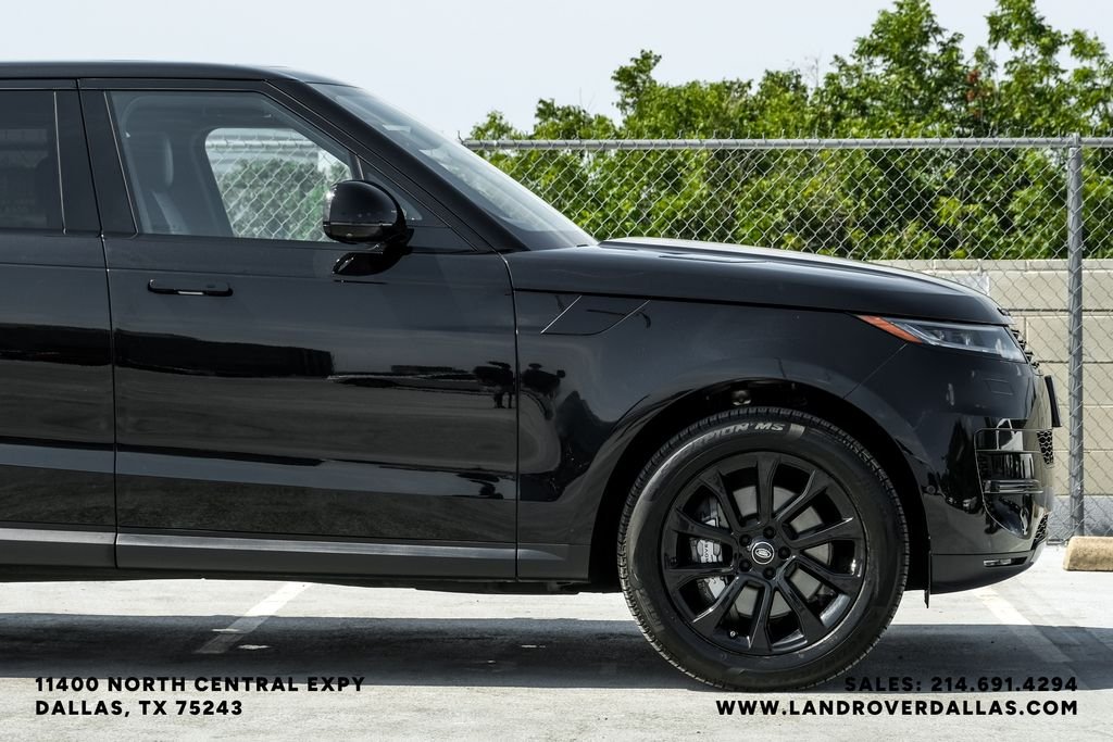 Certified Used 2025 Santorini Black Metallic Land Rover SE image 7