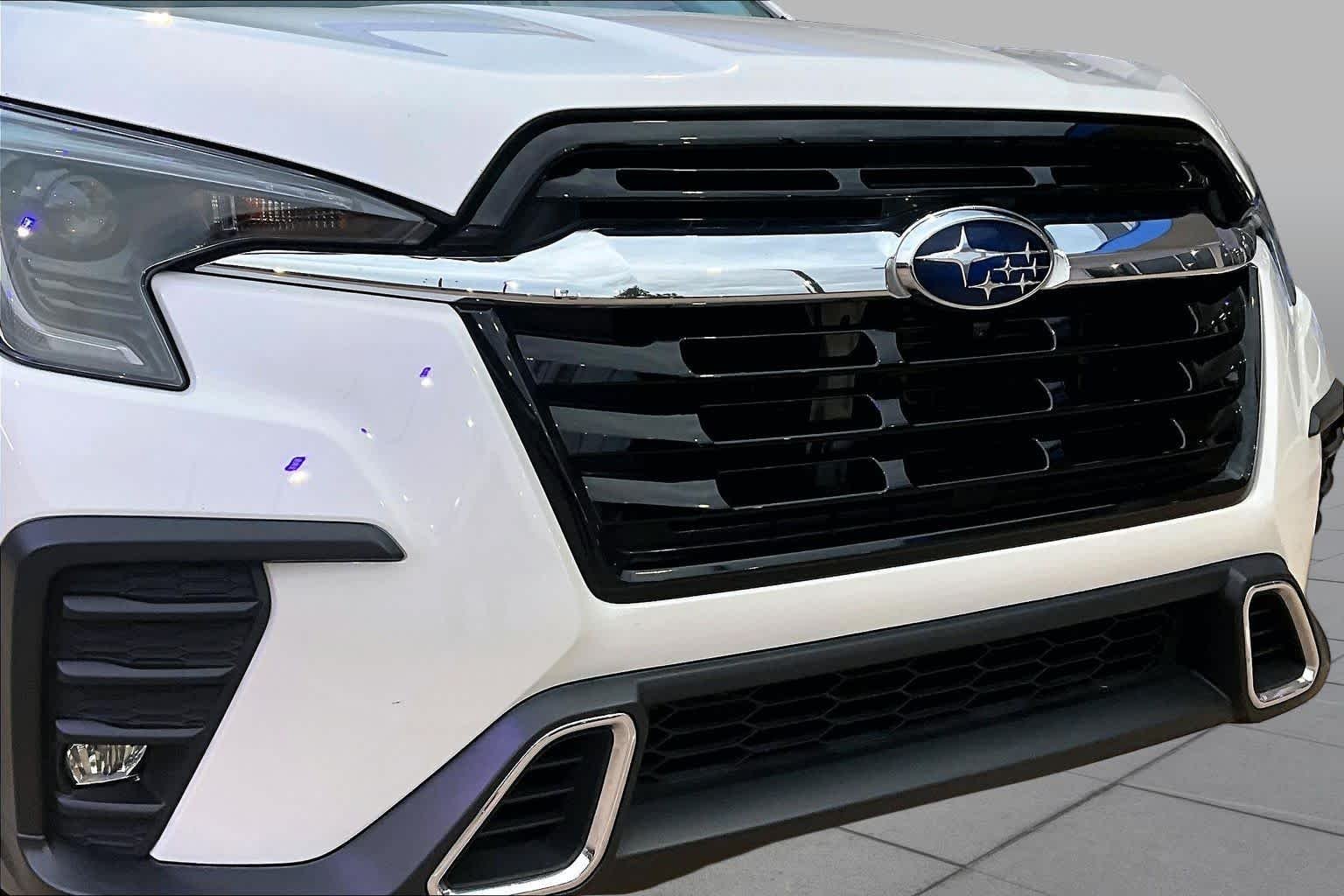 Used 2024 Crystal White Pearl Subaru Touring image 29