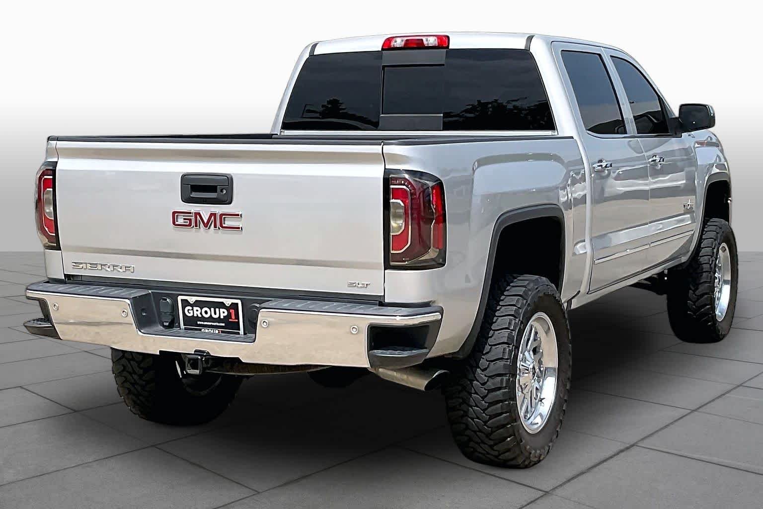 Used 2018 Quicksilver Metallic GMC SLT image 13
