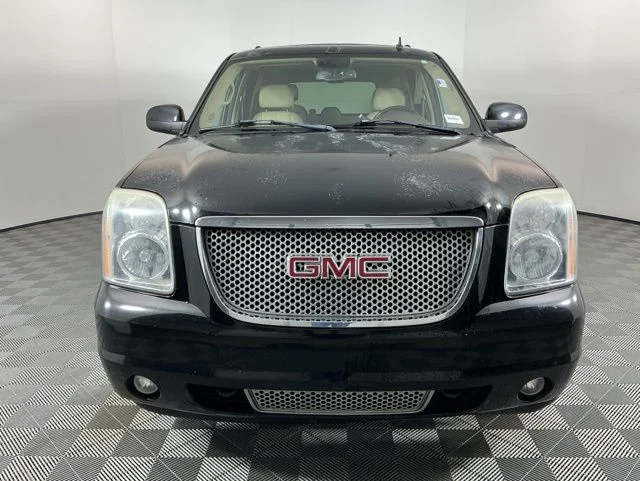 Used 2007 GMC Yukon Denali with VIN 1GKFK63867J390359 for sale in Marysville, WA