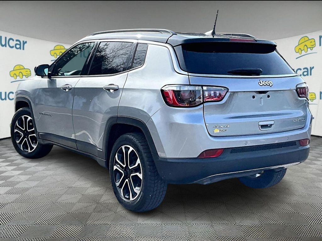 Used 2024 Gray Jeep Limited image 4