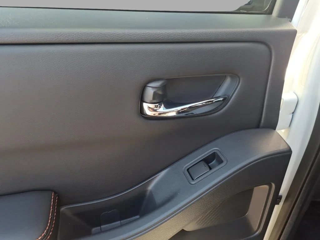 2025 Nissan Frontier PRO-4X - Photo 9