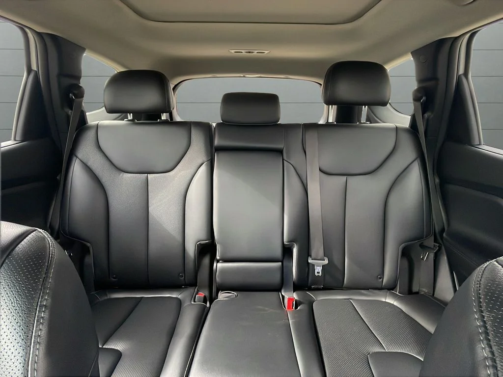 Used 2023 Silver Hyundai SEL image 40