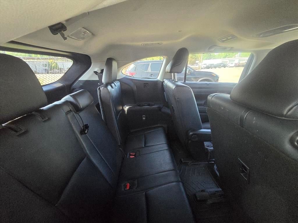 Used 2021 Silver Toyota XLE image 7