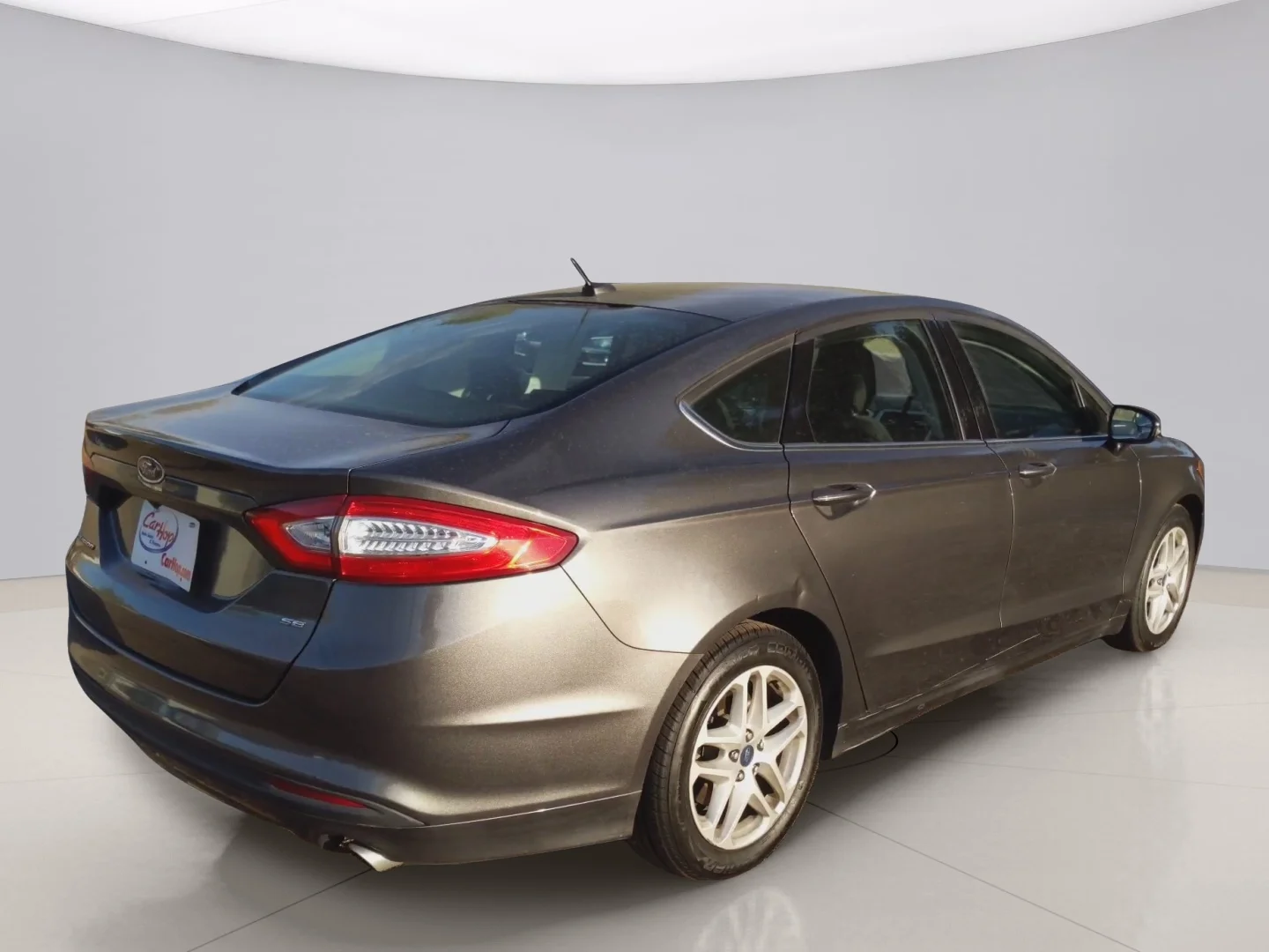 Used 2016 Gray Ford SE image 5