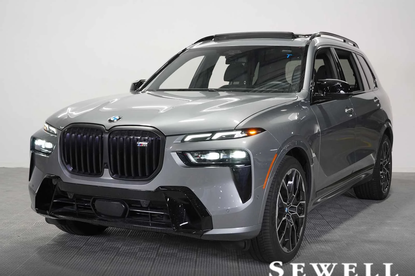 2026 BMW X7 M60i's photo