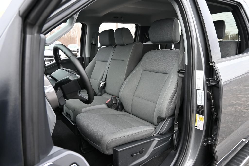 Used 2025 Gray Ford XLT image 21