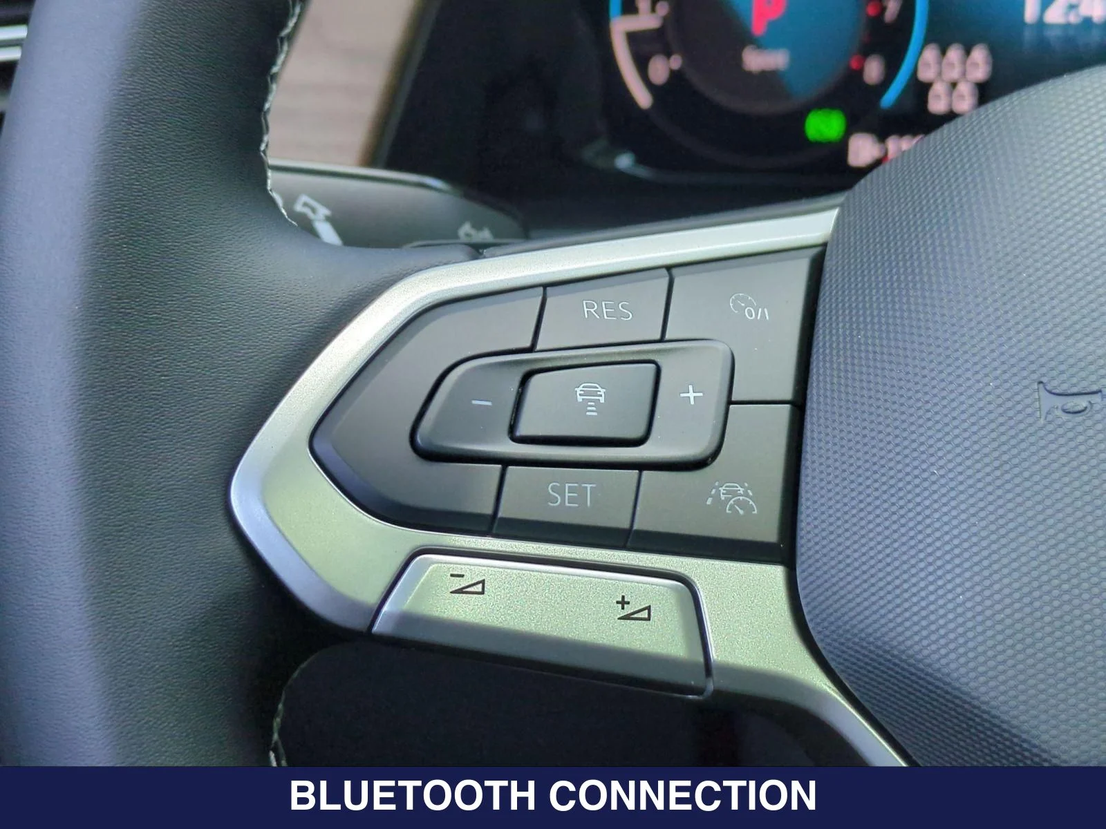 New 2026 Green Volkswagen 2.0T SE w/Technology image 18