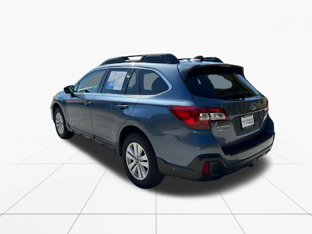 Used 2018 Twilight Blue Metallic Subaru 2.5i Premium image 6