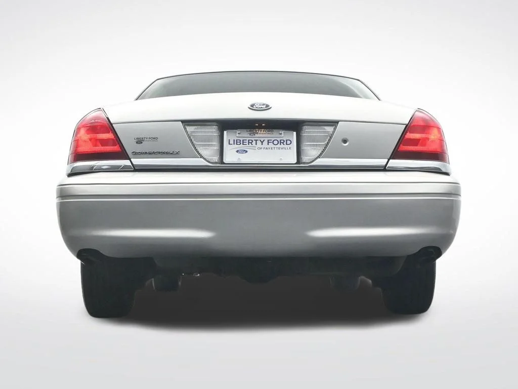 Used 2006 Silver Ford LX image 37