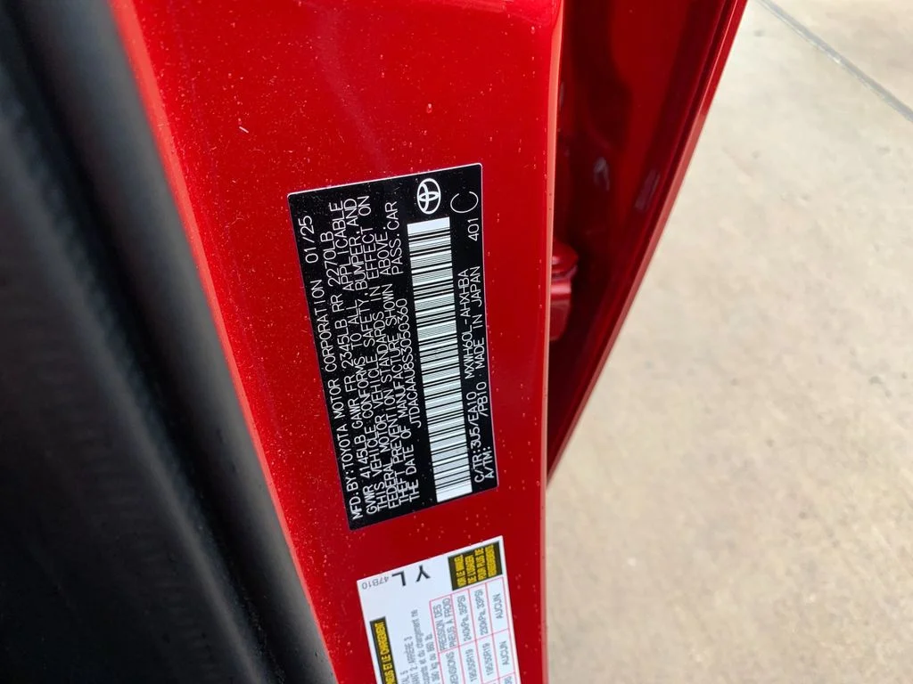 Used 2025 Red Toyota Limited image 36