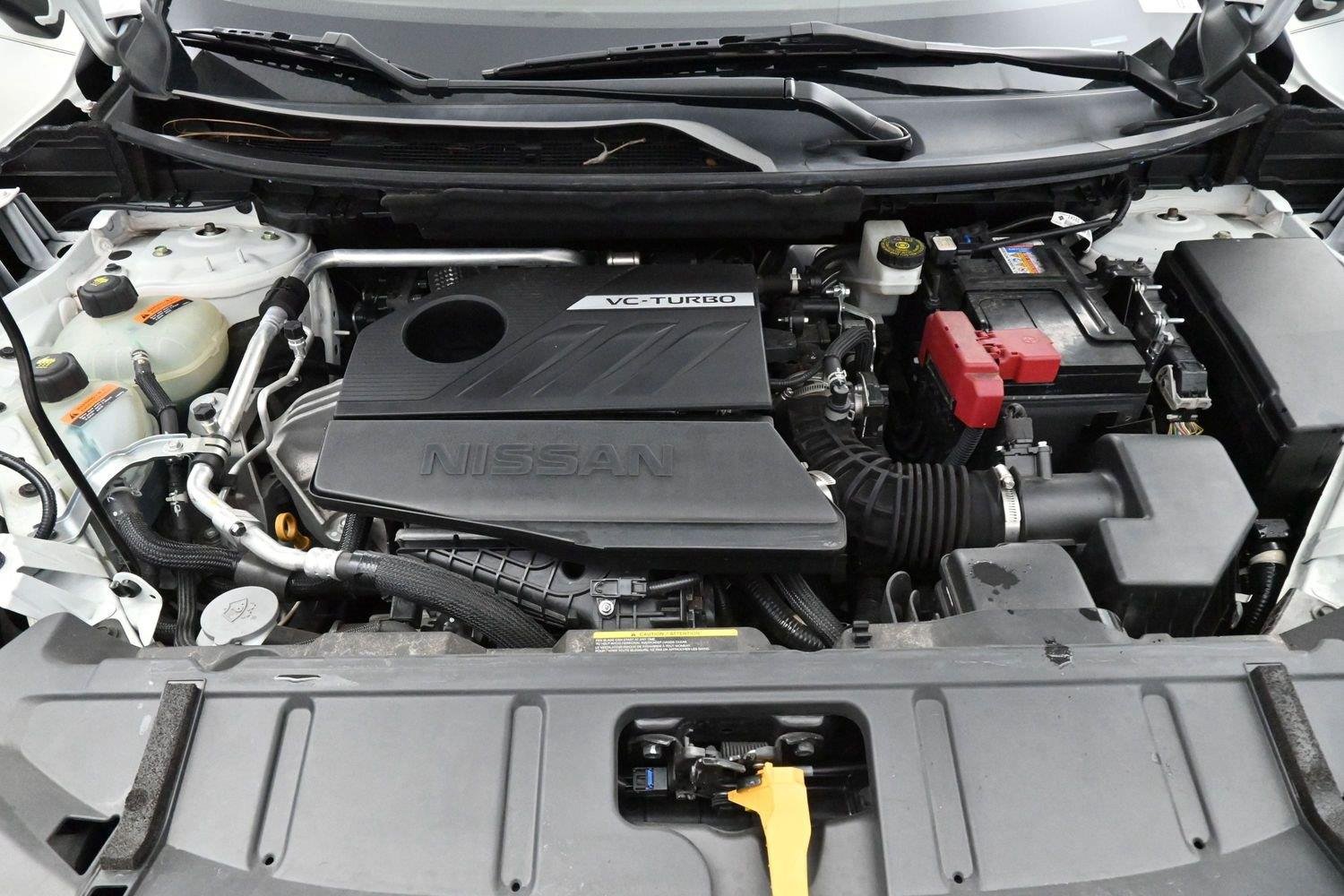 Used 2023 Pearl White Tricoat/Super Black Nissan SL image 35
