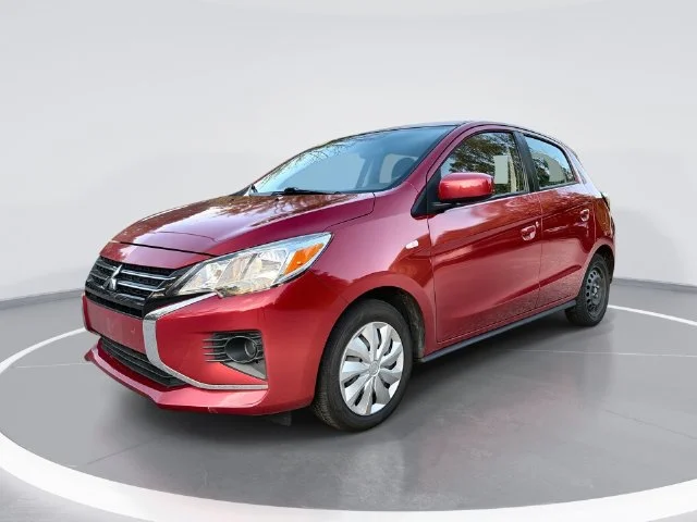 Used 2024  Mitsubishi  image 1