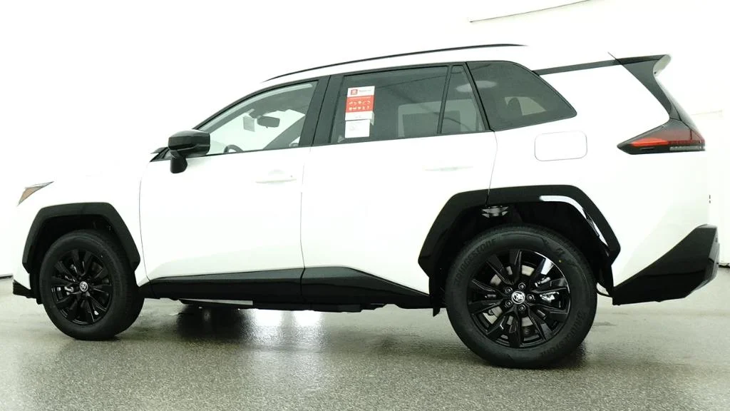 New 2026 Ice Cap Toyota SE image 11