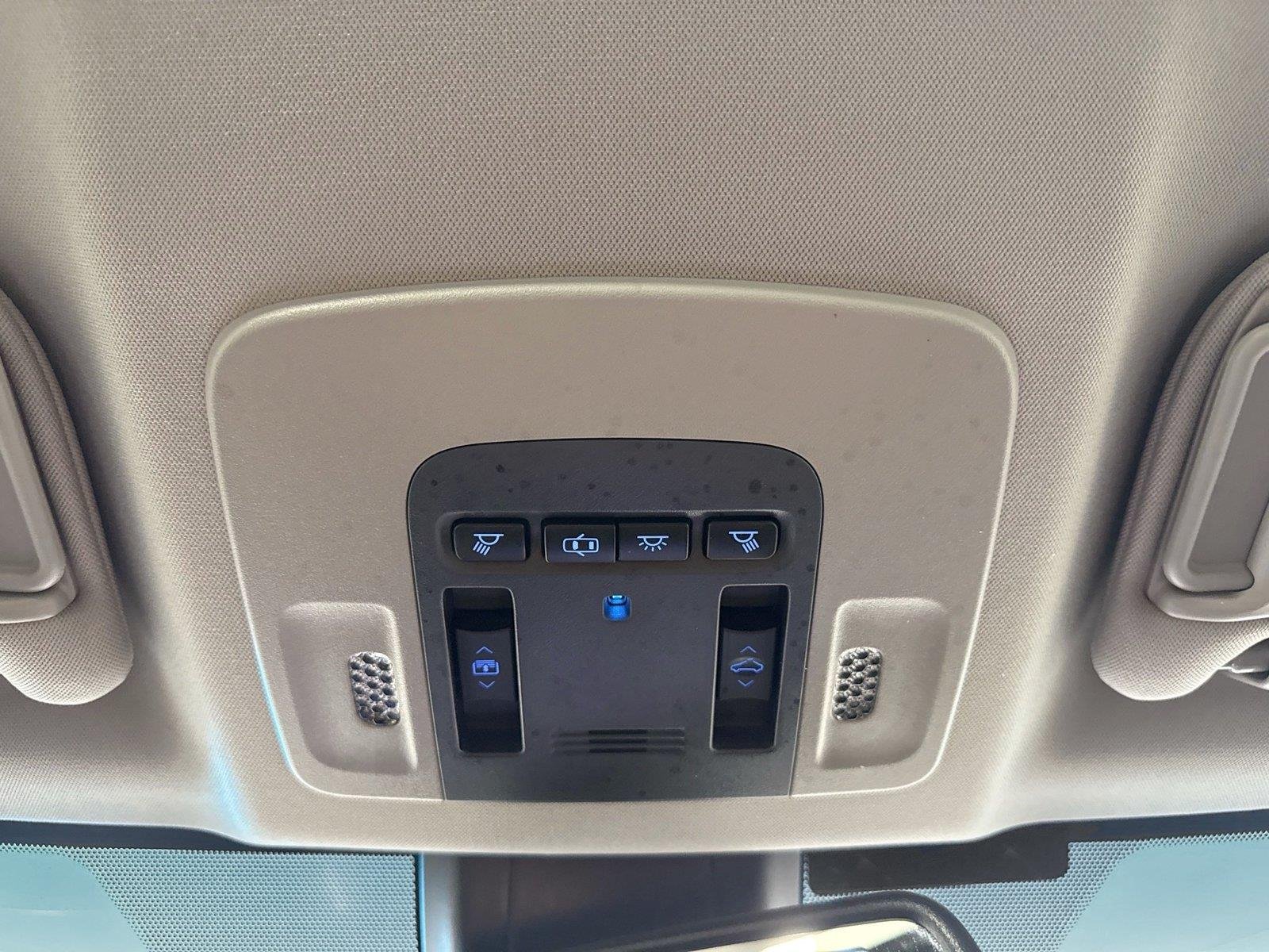 Used 2018 Predawn Gray Mica Toyota XLE image 23
