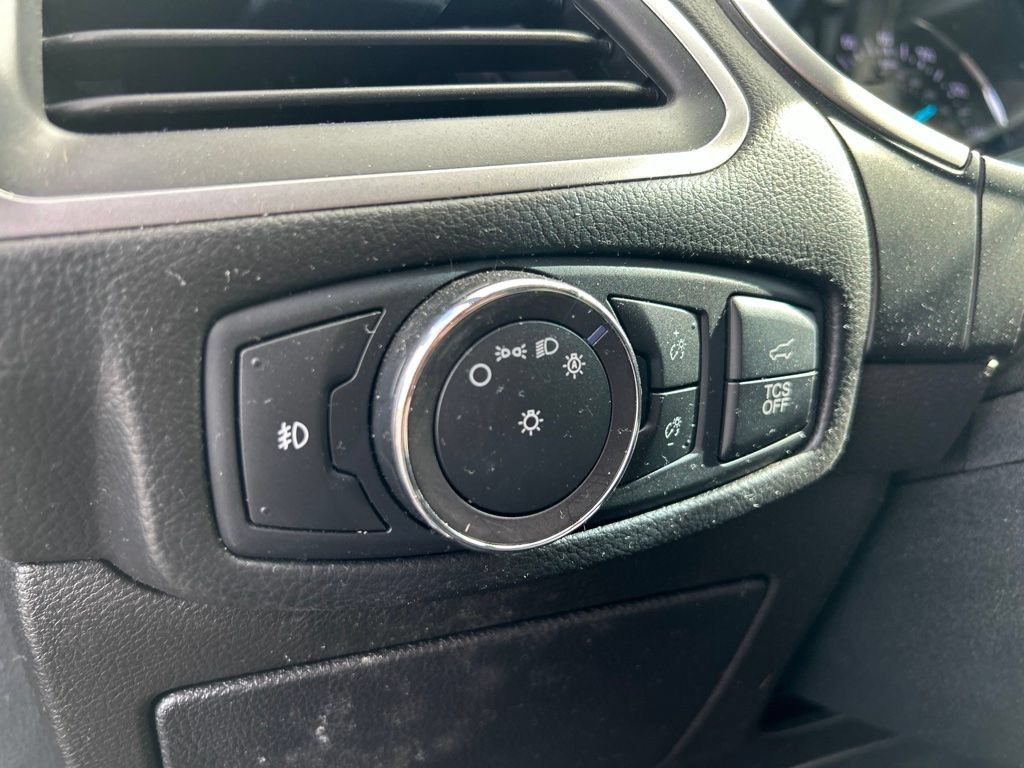 Used 2019 Black Metallic Ford SEL image 25