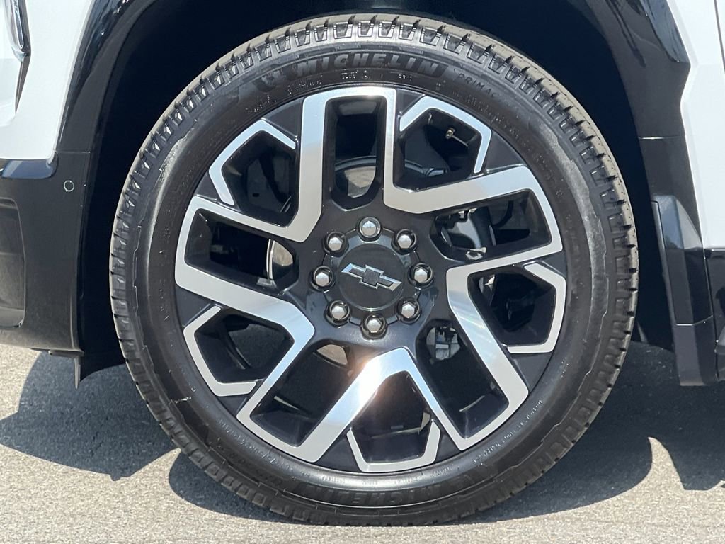 2025 Chevrolet Silverado EV RST - Photo 22