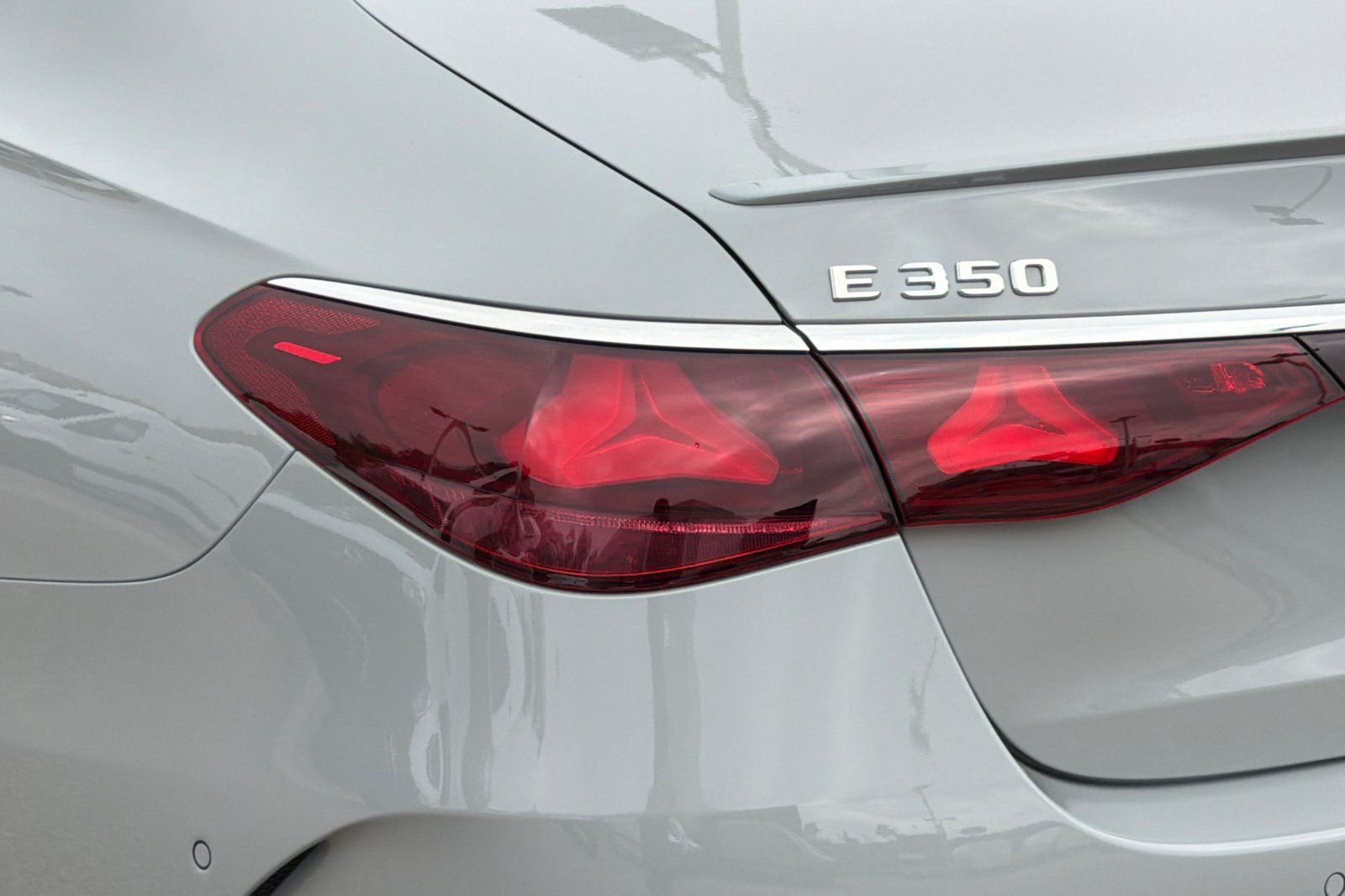 New 2026 MANUFAKTUR Alpine Grey Mercedes-Benz E 350 image 15