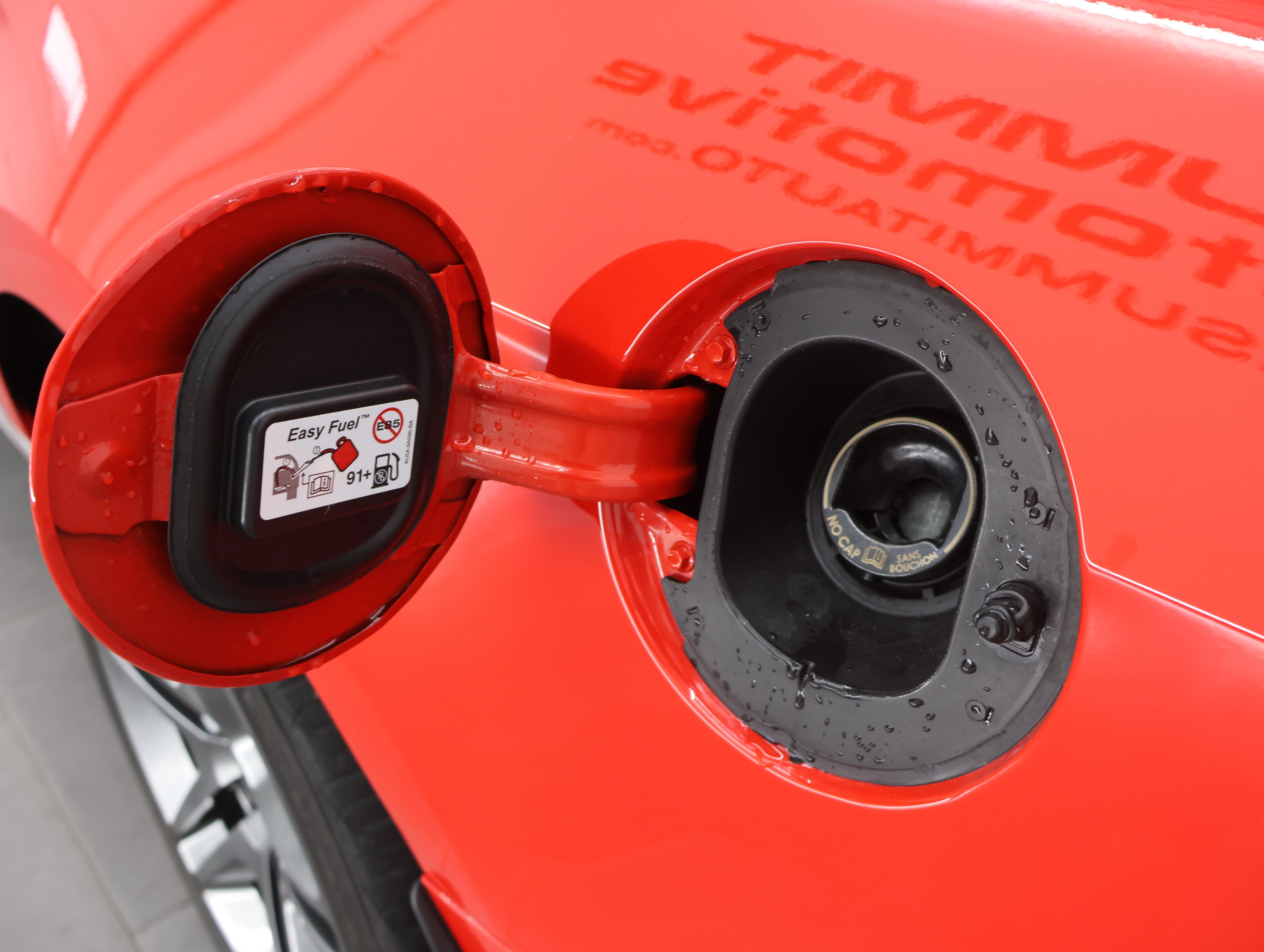 Used 2011 Race Red Ford GT500 Coupe: GT500-6 SPEED STICK-HID LIGHTS-ROUSH EXHAUST image 32