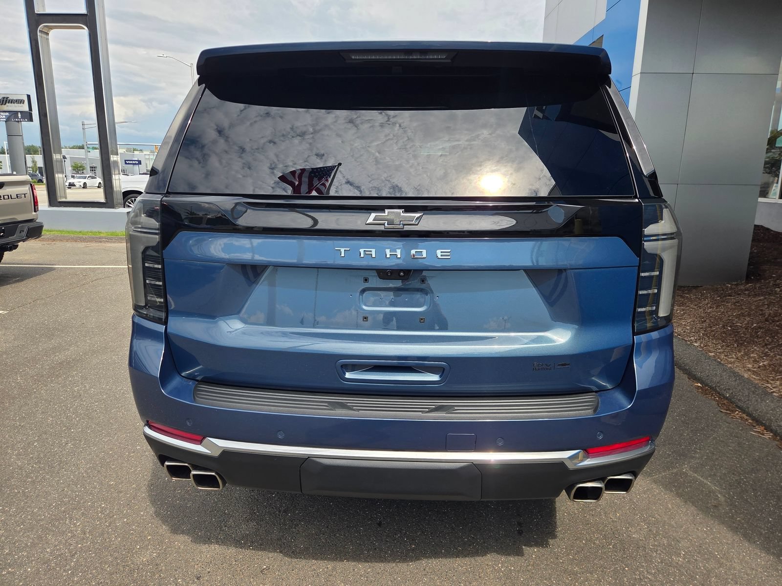 Used 2026 Lakeshore Blue Metallic Chevrolet High Country Deluxe with 24in Wheels - Technology & Entertainment - Super Cruise - Panoramic Sunroof image 6