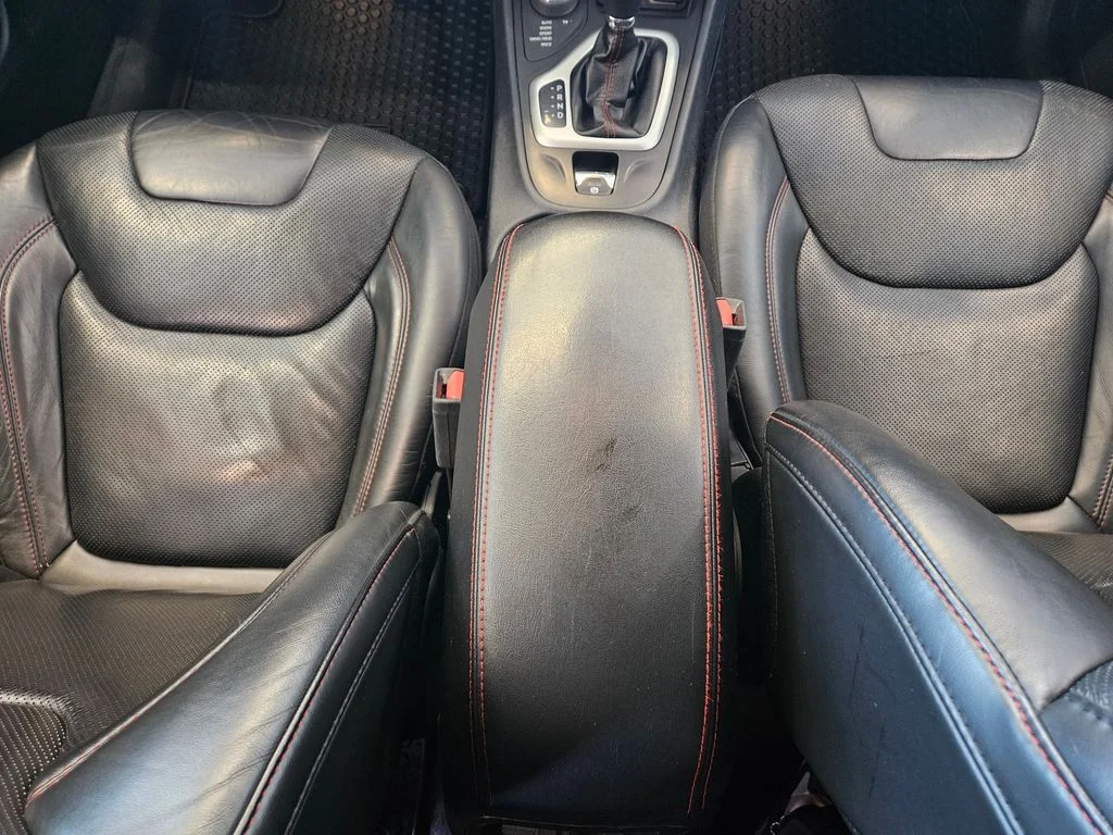 Used 2018 White Jeep Trailhawk image 21