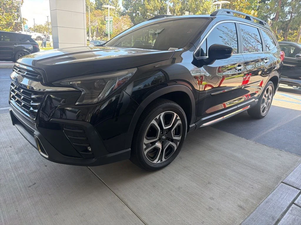 2024 Subaru Ascent Touring's photo