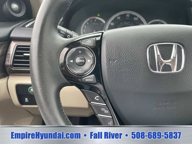 Used 2016 Silver Honda EX-L image 30