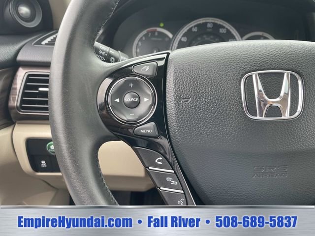 Used 2016 Lunar Silver Metallic Honda EX-L image 30