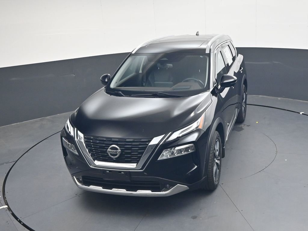 Used 2021 Black Nissan Platinum image 32