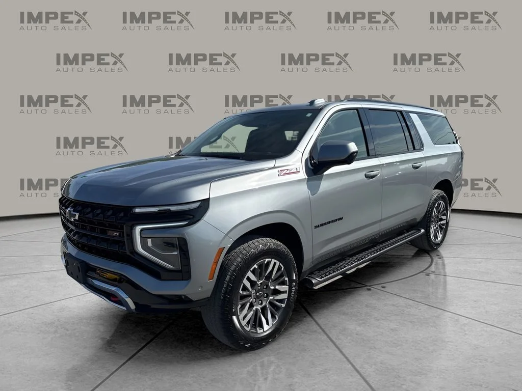 Used 2025 Gray Chevrolet Z71 image 1